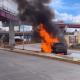 Se incendia camioneta en el distribuidor vial de Universidad