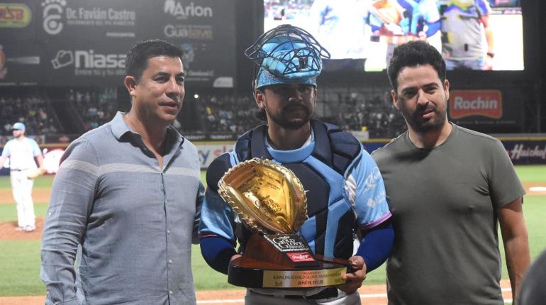 José Heberto Félix recibe Guante de Oro de la Liga Mexicana del Pacífico