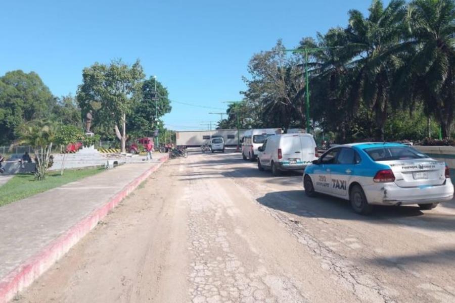 Ante bloqueos y disturbios, suspenden desfile del 20 de noviembre en Palenque, Chiapas