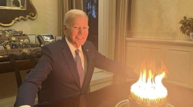 Pastel de cumpleaños con 81 velas de Biden provoca crueles burlas