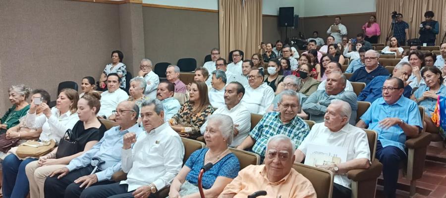 Reconoce UJAT a egresados del bachillerato del Instituto Juárez