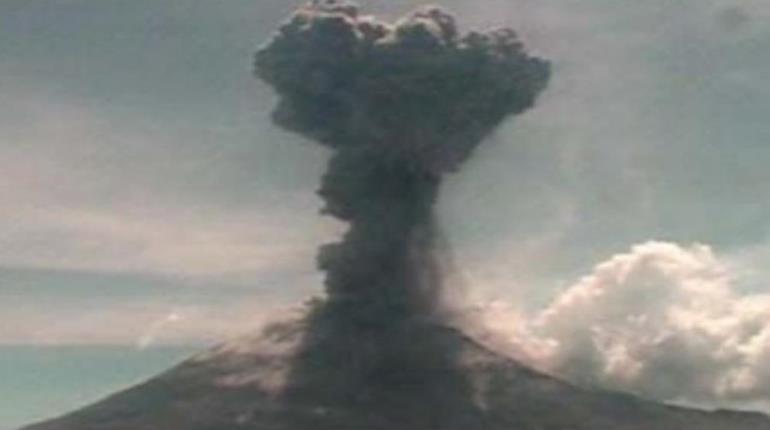 Alpinista exhibe video de erupción del Popocatépetl a metros de distancia