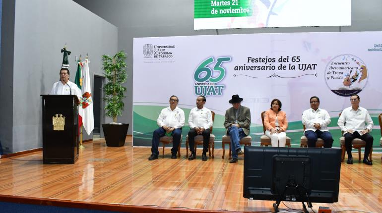 "Renace el orgullo Juchimán": rector al inaugurar festejos del 65 aniversario de la UJAT