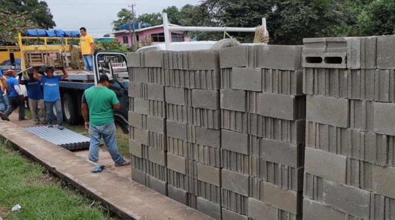 Realiza Centro sexta entrega de paquetes de materiales de bajo costo para mejorar viviendas y cercos perimetrales