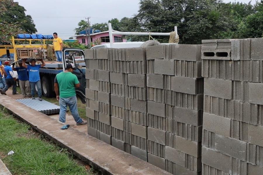 Realiza Centro sexta entrega de paquetes de materiales de bajo costo para mejorar viviendas y cercos perimetrales