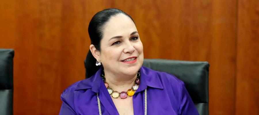 Hackean celular de senadora Mónica Fernández