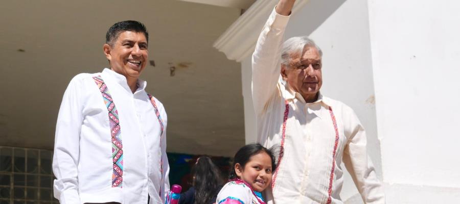 Reafirma AMLO su compromiso de seguir luchando contra la violencia hacia las mujeres desde Oaxaca