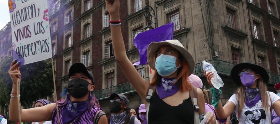 Marchan para exigir un alto a la violencia contra las mujeres en CDMX