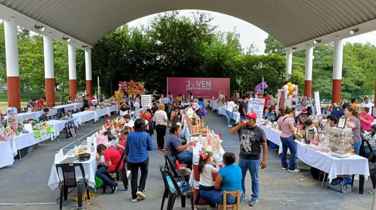 Participan más de 140 expositores en expo "Jóvenes Emprendedores"