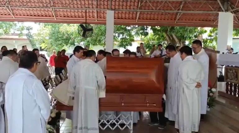 Ilusión del padre Joaquín era volver a su tierra, asegura obispo en misa de despedida al sacerdote