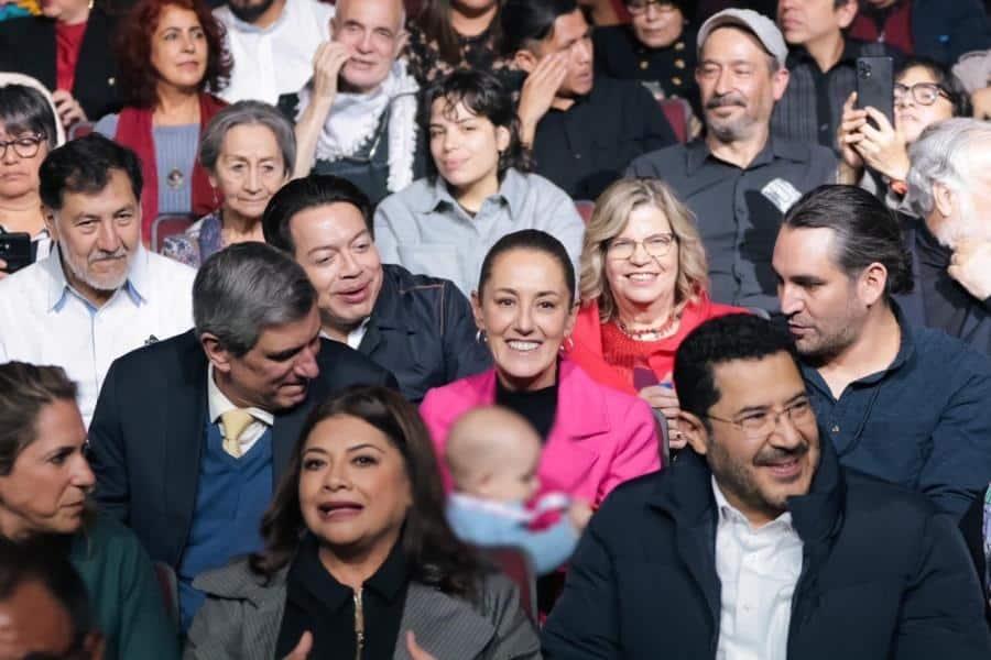 Destaca Sheinbaum su faceta como madre y académica en documental