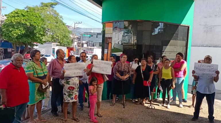 Protestan usuarios de CFE en Villahermosa por cobros excesivos