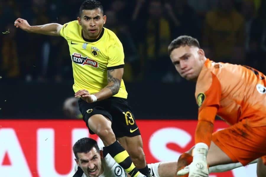 AEK Atenas de Orbelin Pineda y Pizarro es eliminado de Europa League