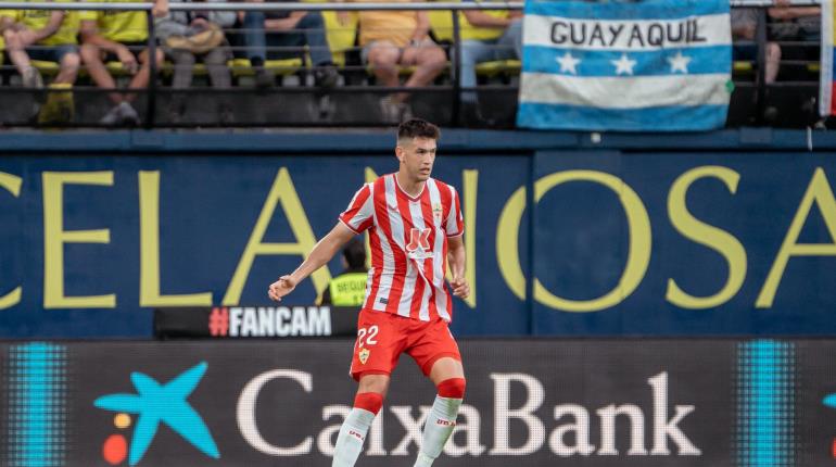 César Montes reaparece con el Almería en empate 0-0 ante el Betis