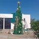 Se convierte en "sensación" árbol de Navidad con garrobo de la UJAT