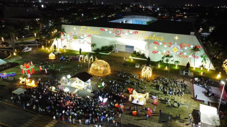 Inicia "Nochebuena en Centro" con el encendido de luces navideñas