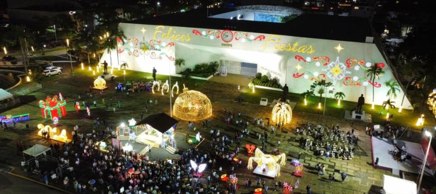 Inicia "Nochebuena en Centro" con el encendido de luces navideñas