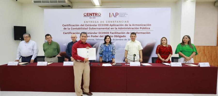 Reciben trabajadores de Centro certificaciones en armonización contable y transparencia