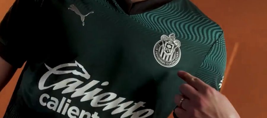 Chivas presenta jersey alternativo para el Clausura 2024