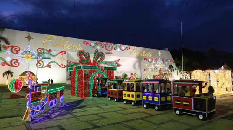 Viven familias espíritu navideño en ´Nochebuena en Centro´