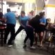 Meseros y clientes se enfrentan a golpes en bar del Centro de Villahermosa