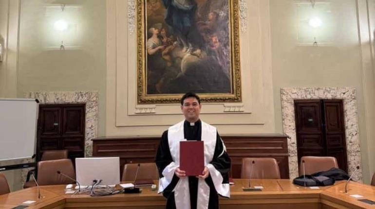 Se gradúa sacerdote de Teapa en universidad de Roma