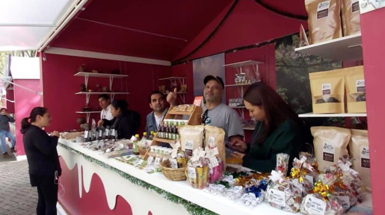 Chocolateros y artesanos tabasqueños exponen en Festival Turístico Navideño de CDMX