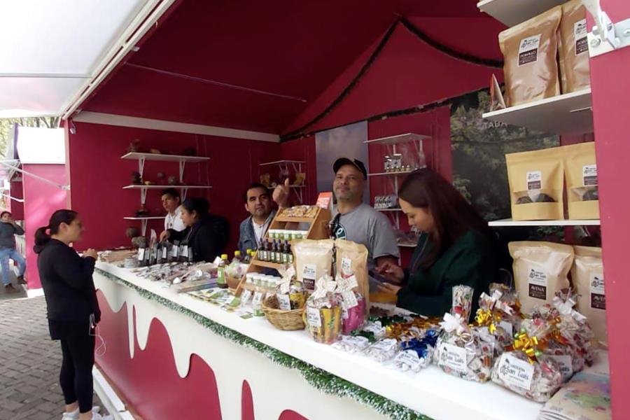 Chocolateros y artesanos tabasqueños exponen en Festival Turístico Navideño de CDMX