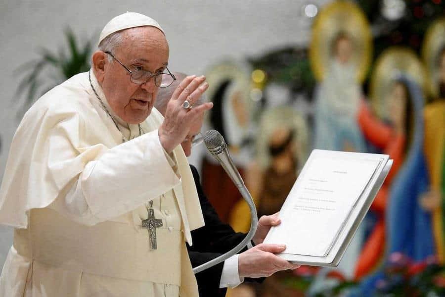 Renueva Papa Francisco llamamiento por la paz