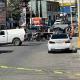 No controlan la moto y acaban debajo de taxi en Centla