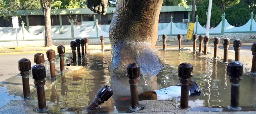 Festejos de americanistas dejan daños y basura en el monumento al Deportista en Villahermosa