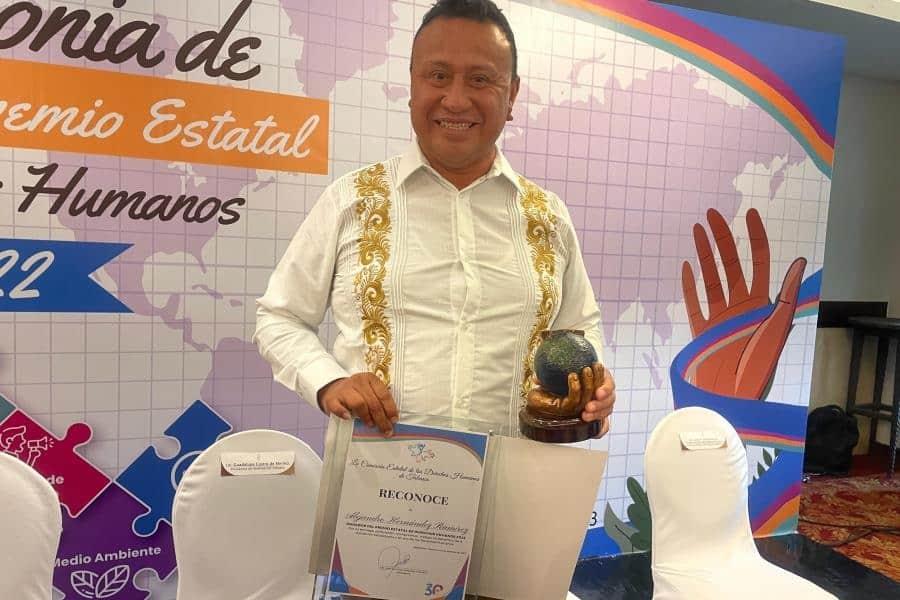 Recibe presidente de Ríos de Vida Cintla AC, premio estatal de Derechos Humanos 2022