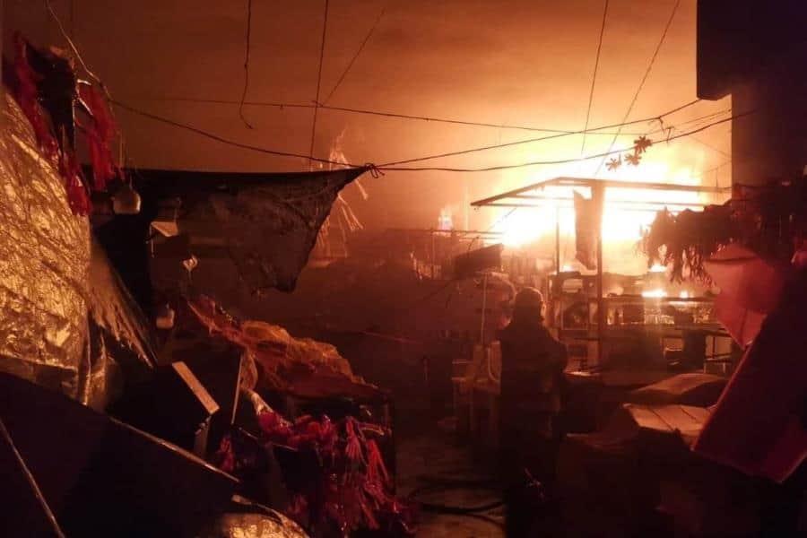 Se registra incendio en mercado de Tlaxcala; no se reportan heridos