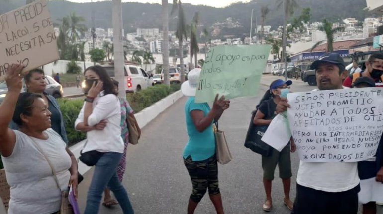 Damnificados de Acapulco protestan por falta de apoyos de Bienestar