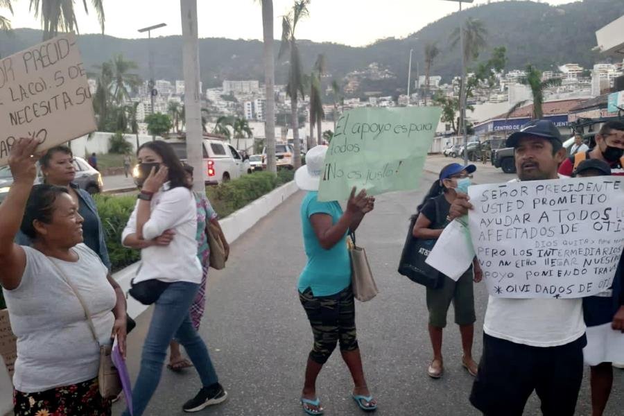 Damnificados de Acapulco protestan por falta de apoyos de Bienestar