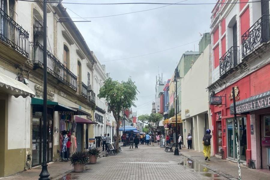 Mejoran ventas hasta 70% en Zona Luz ante apertura parcial del malecón