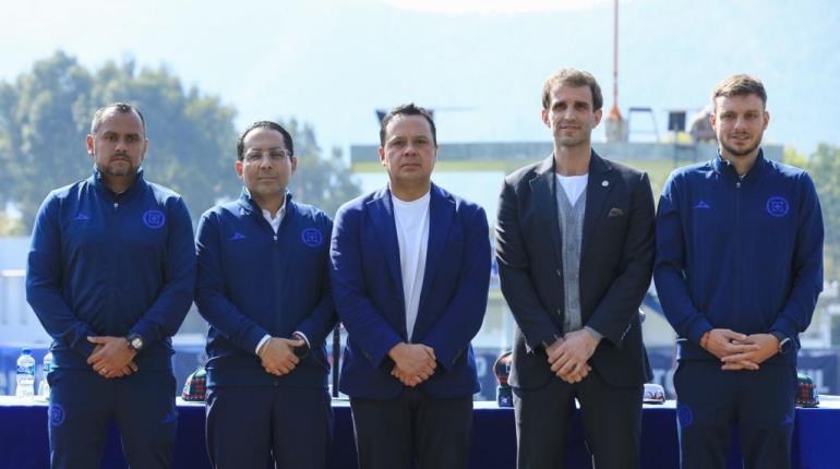 Cruz Azul presenta a Iván Alonso como Director Deportivo