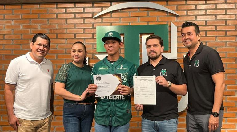 Olmecas realiza firma del lanzador tacotalpense, Josmar Cano Castro