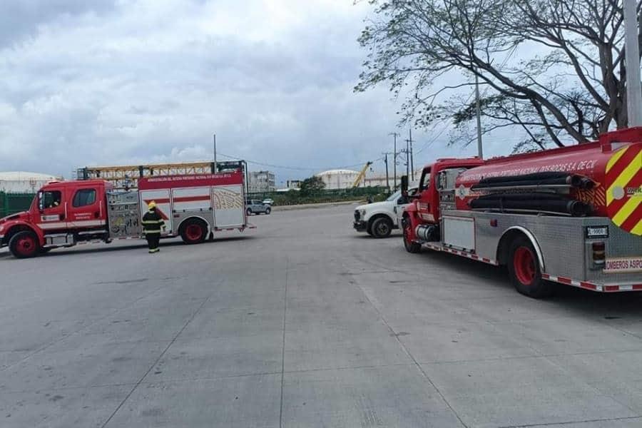 Cierran puerto de Dos Bocas por presunta amenaza de explosivo