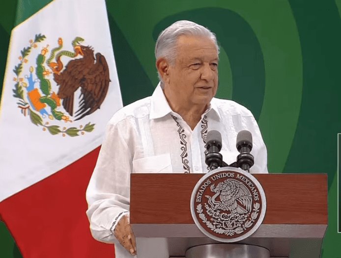 AMLO recibe invitación a toma de posesión de Bernardo Arévalo en Guatemala