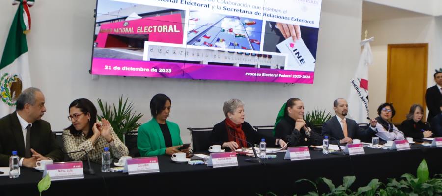 INE y SRE firman convenio para voto presencial de mexicanos en el extranjero