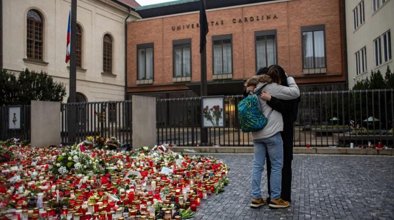 República Checa declara luto nacional por víctimas de tiroteo en Praga