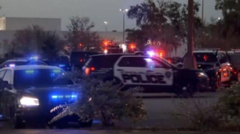 Tiroteo en centro comercial de Florida deja varias personas heridas