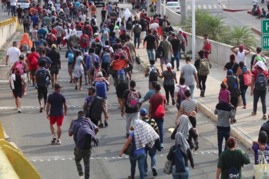 En vísperas de Navidad, sale caravana de miles de migrantes de Tapachula a EE. UU.