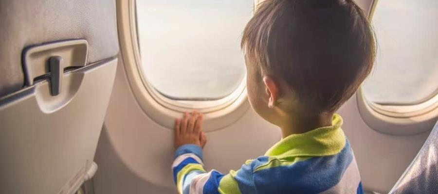 Aerolínea de EE. UU. coloca en vuelo equivocado a niño que viajaba solo