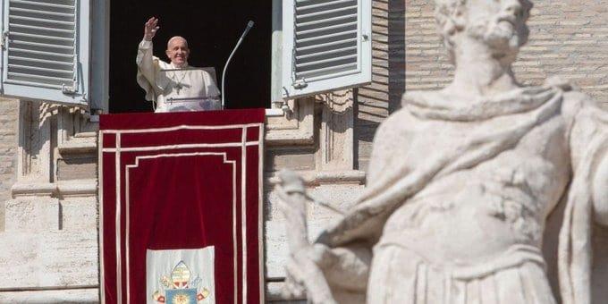 Pide Francisco aplauso para las mamás en celebración del Día de las Madres