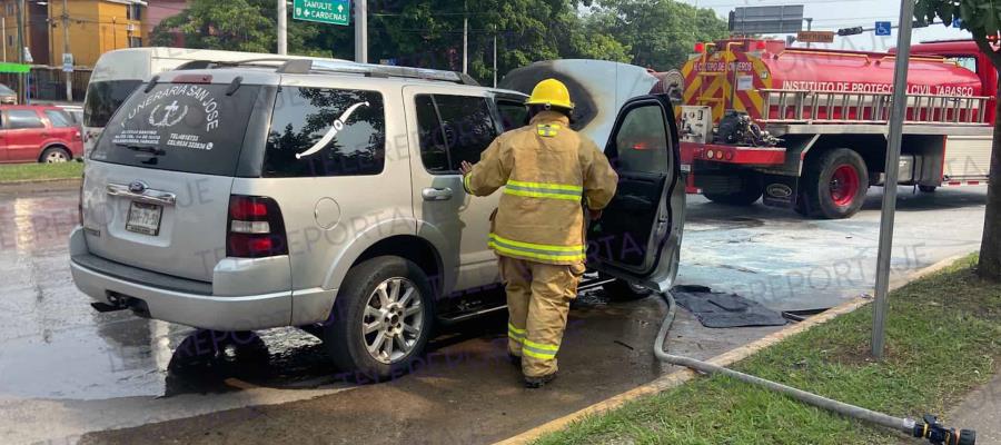 Se incendia carroza que trasladaba ataúd, sobre Periférico de Villahermosa