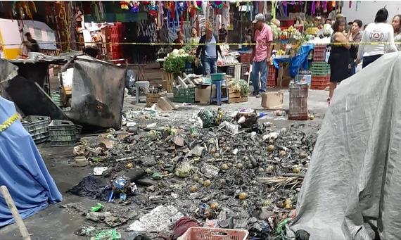 Explota pirotecnia en mercado de Tehuitzingo, Puebla 