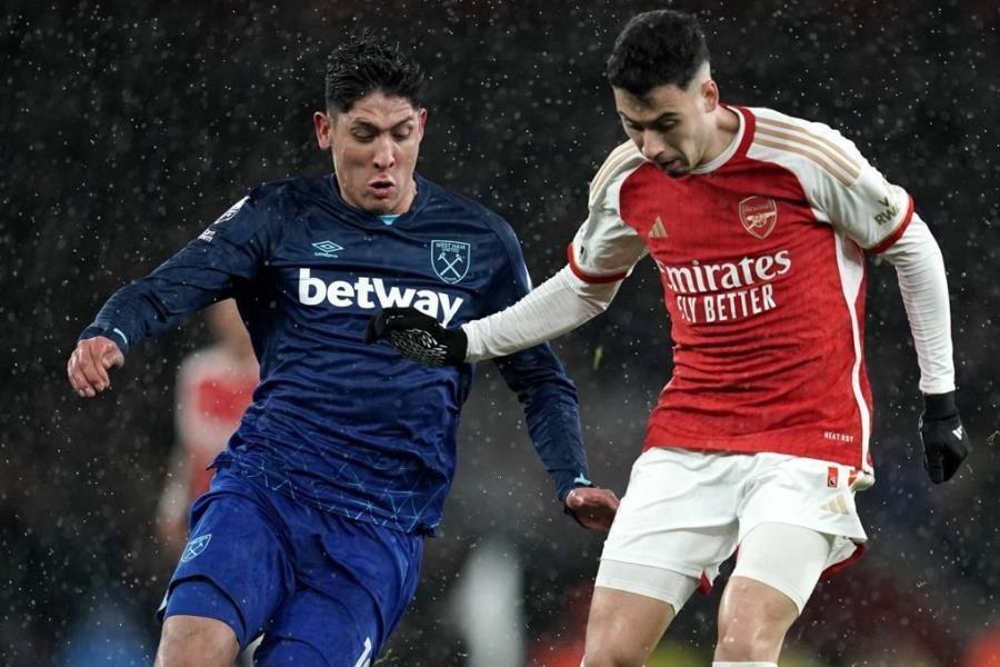 Partidazo de Edson Álvarez y West Ham vence 2-0 al Arsenal