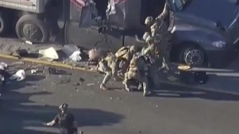 Persecución policíaca en autopista de Houston provoca enfrentamiento